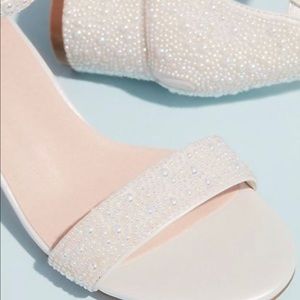 IRIDESCENT PEARL LOW BLOCK HEEL - Davids Bridal - DB Studio Blossom - Size 8